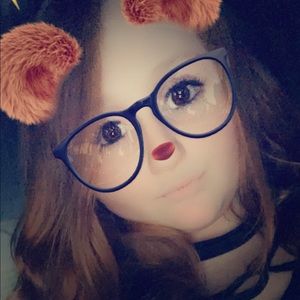 Meet your Posher, Caitlyn